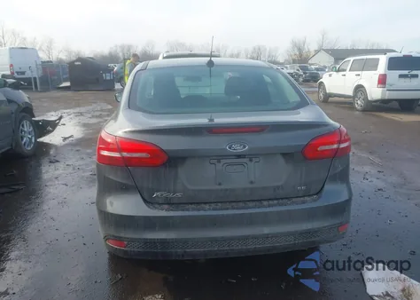 2017 Ford Focus Se z USA, uszkodzony, nr VIN 1FADP3F2XHL253236